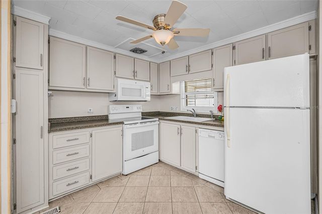 10539 TAHITIAN LANE 112, Largo, FL 33773