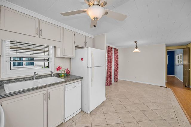 10539 TAHITIAN LANE 112, Largo, FL 33773