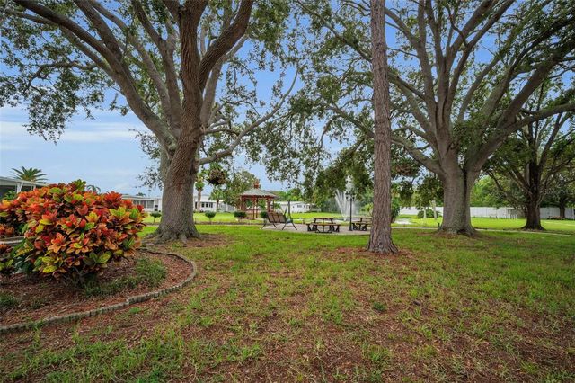 10539 TAHITIAN LANE 112, Largo, FL 33773