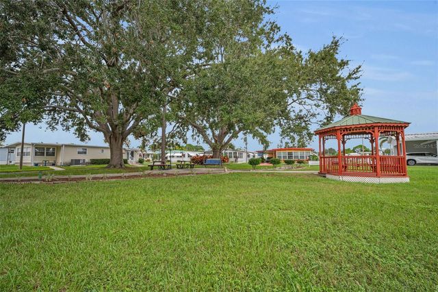 10539 TAHITIAN LANE 112, Largo, FL 33773
