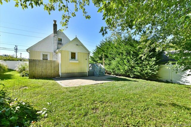 35 Montauk Drive, Bay Shore, NY 11706