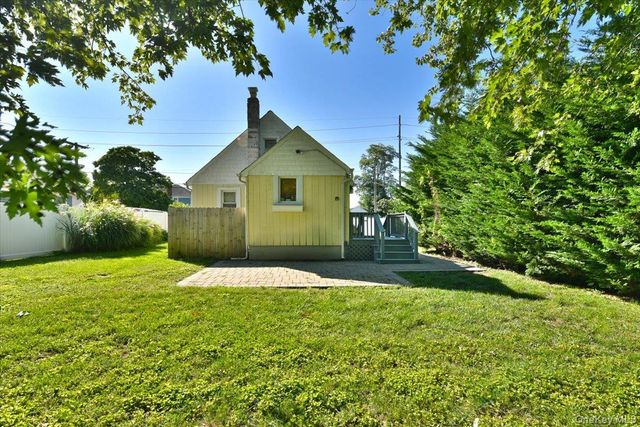 35 Montauk Drive, Bay Shore, NY 11706