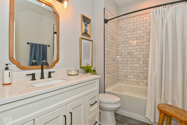 1111 Maclaren Court, Franklin, IN 46131