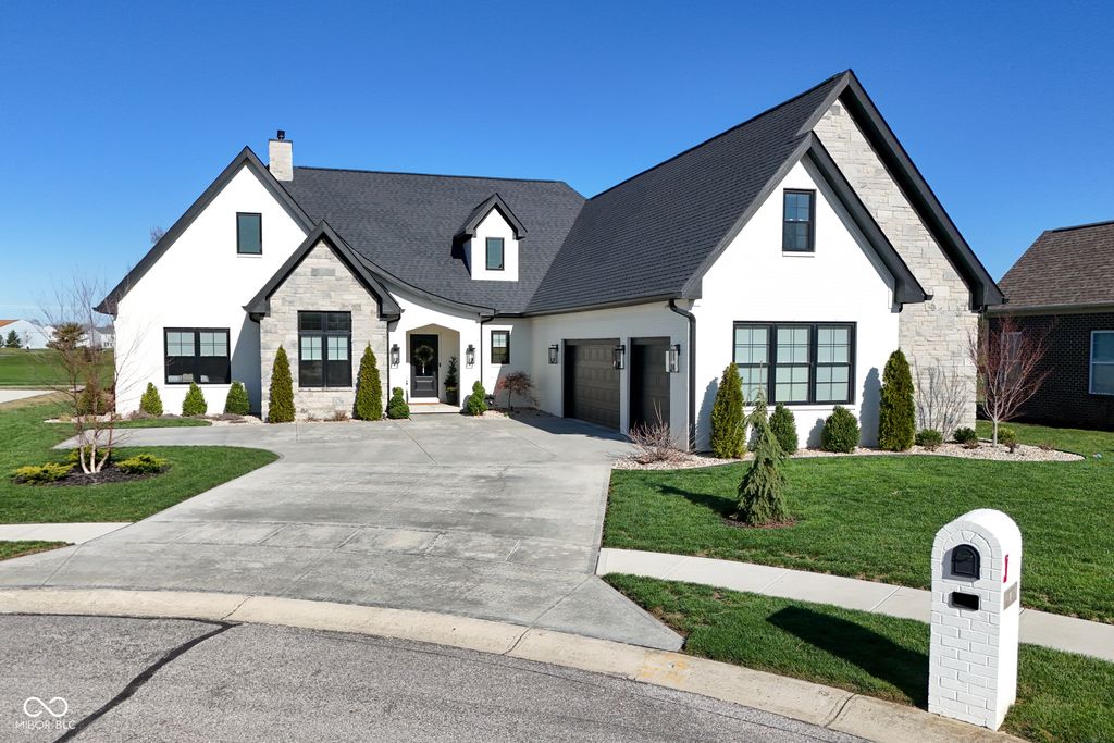 1111 Maclaren Court, Franklin, IN 46131