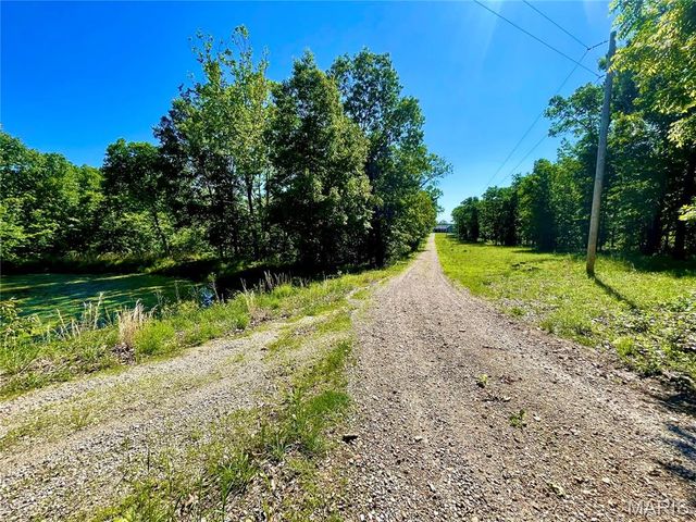 10704 Belle Road, Crocker, MO 65452