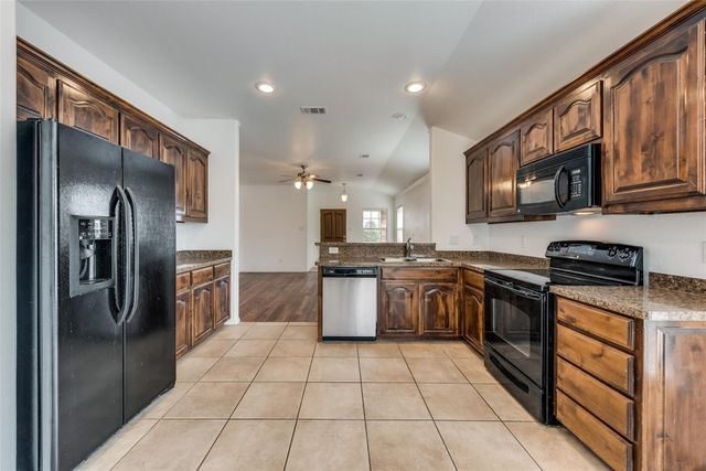 6029 Kristen Drive, Fort Worth, TX 76131