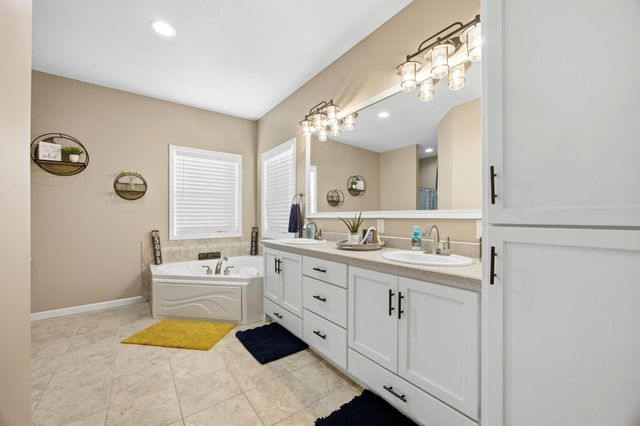 4704 Woodhaven Street S, Fargo, ND 58104