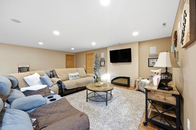 4704 Woodhaven Street S, Fargo, ND 58104