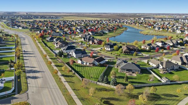 4704 Woodhaven Street S, Fargo, ND 58104