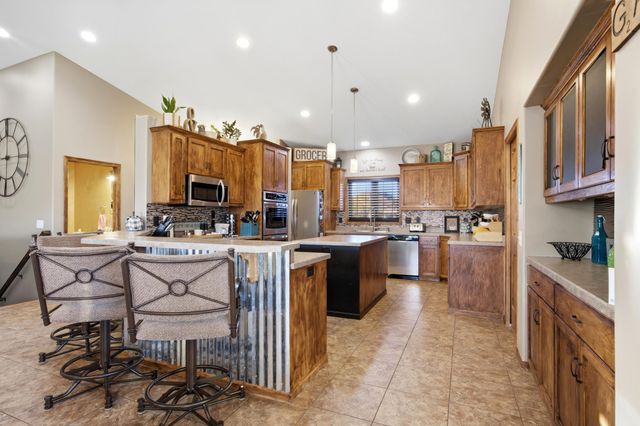 4704 Woodhaven Street S, Fargo, ND 58104