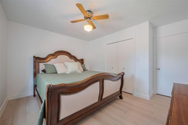 2831 Thorne Creek Lane, Houston, TX 77073