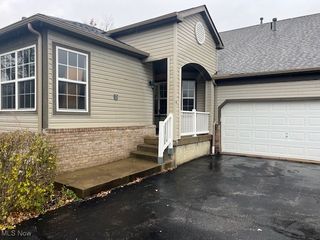 7390 Forest Cove Lane D, Northfield Center, OH 44067