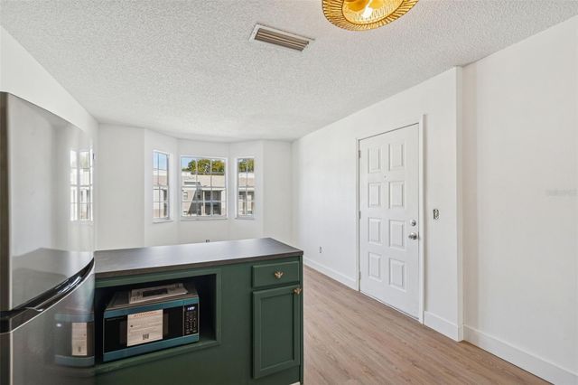 4511 S OAK DRIVE R32A, Tampa, FL 33611