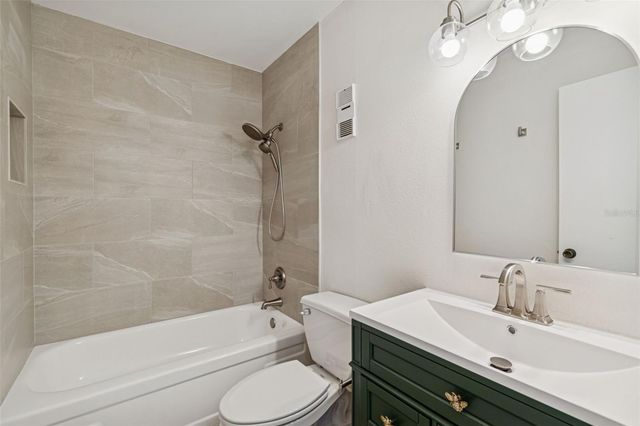 4511 S OAK DRIVE R32A, Tampa, FL 33611