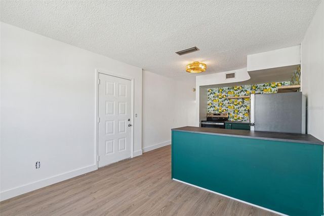 4511 S OAK DRIVE R32A, Tampa, FL 33611