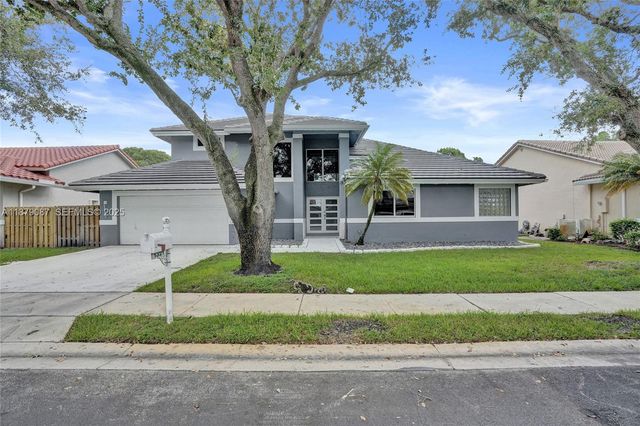 1321 SW 102nd Avenue, Pembroke Pines, FL 33025