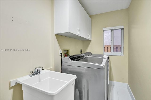 1321 SW 102nd Avenue, Pembroke Pines, FL 33025