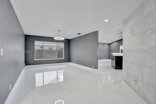 1321 SW 102nd Avenue, Pembroke Pines, FL 33025