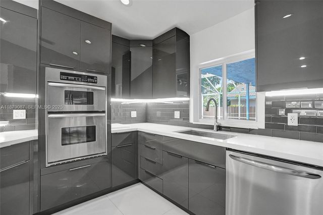 1321 SW 102nd Avenue, Pembroke Pines, FL 33025