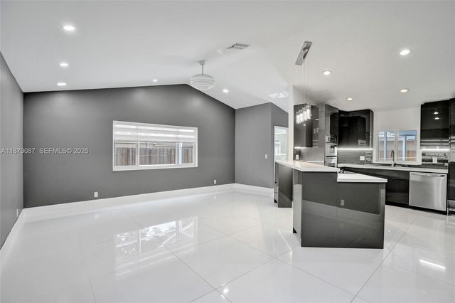 1321 SW 102nd Avenue, Pembroke Pines, FL 33025