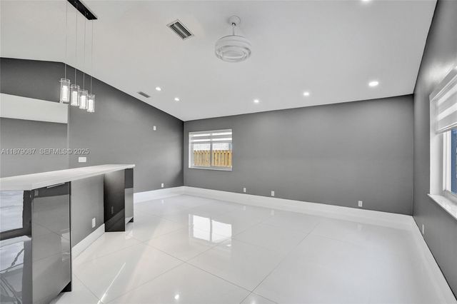 1321 SW 102nd Avenue, Pembroke Pines, FL 33025