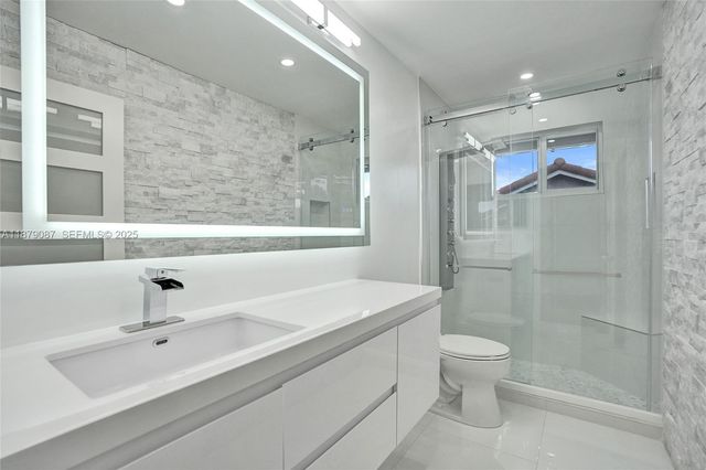 1321 SW 102nd Avenue, Pembroke Pines, FL 33025