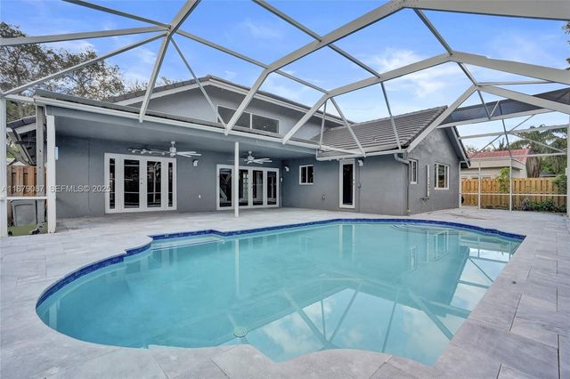 1321 SW 102nd Avenue, Pembroke Pines, FL 33025
