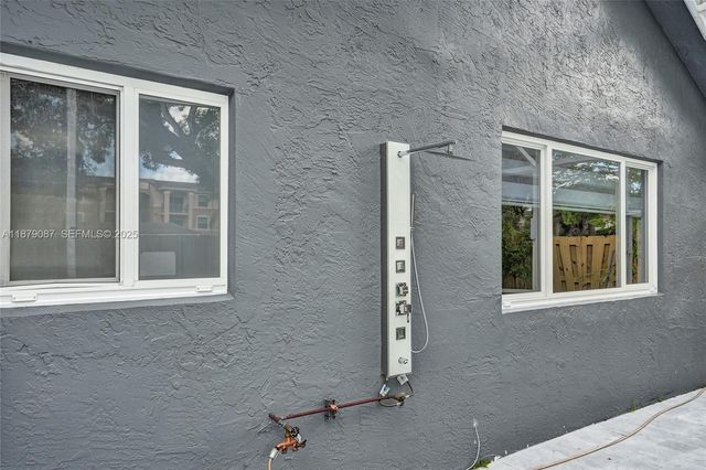 1321 SW 102nd Avenue, Pembroke Pines, FL 33025
