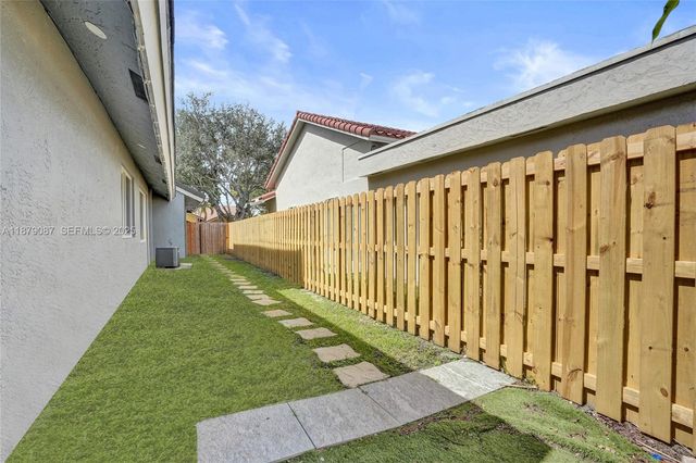 1321 SW 102nd Avenue, Pembroke Pines, FL 33025