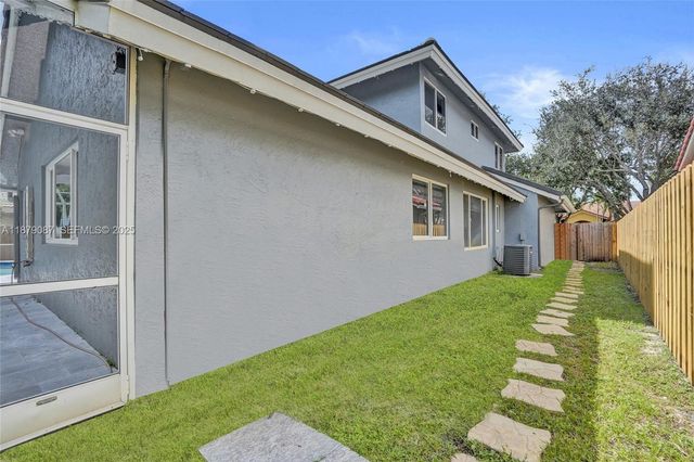 1321 SW 102nd Avenue, Pembroke Pines, FL 33025