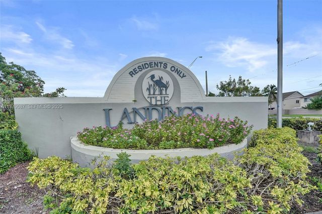 1321 SW 102nd Avenue, Pembroke Pines, FL 33025