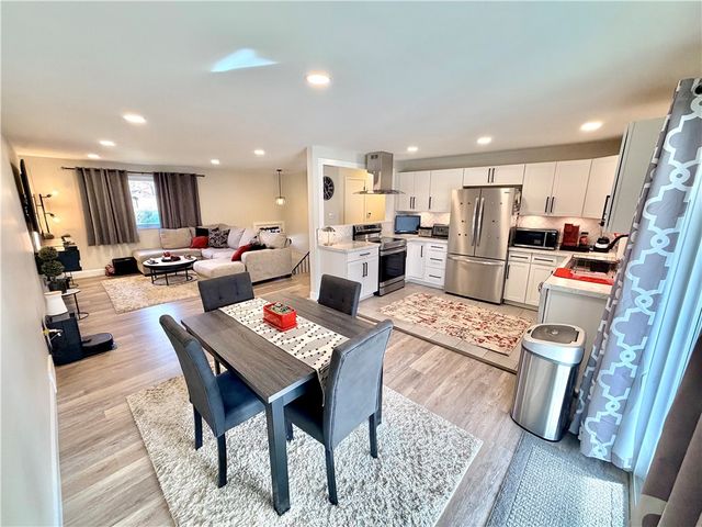 93 Virginia Ave, Uniontown, PA 15401