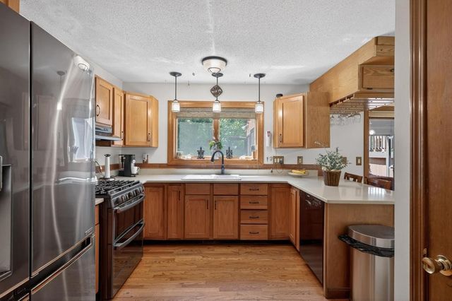 190 Stoney Hollow Road, Tiverton, RI 02878