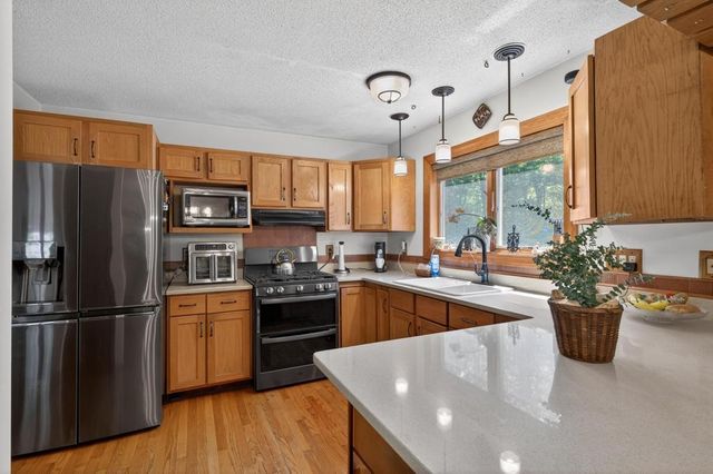 190 Stoney Hollow Road, Tiverton, RI 02878