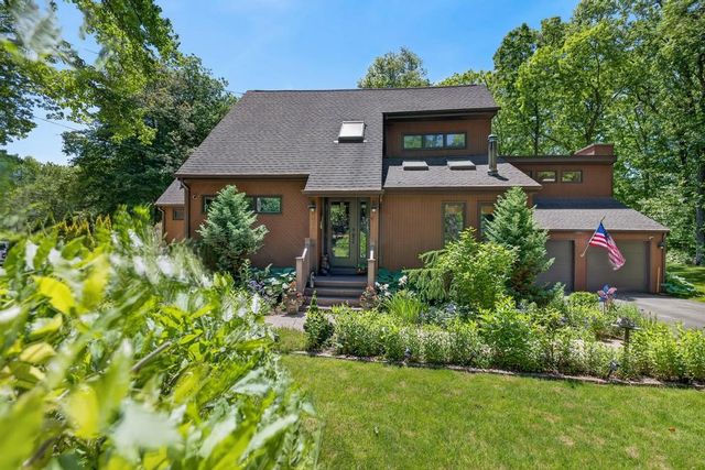 190 Stoney Hollow Road, Tiverton, RI 02878