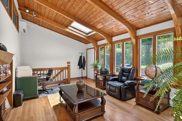 190 Stoney Hollow Road, Tiverton, RI 02878