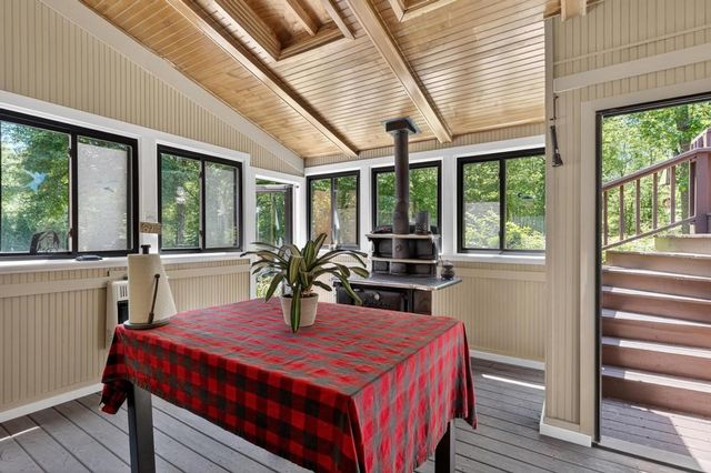 190 Stoney Hollow Road, Tiverton, RI 02878