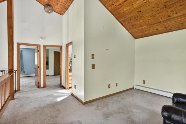 190 Stoney Hollow Road, Tiverton, RI 02878
