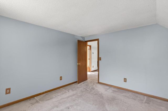190 Stoney Hollow Road, Tiverton, RI 02878