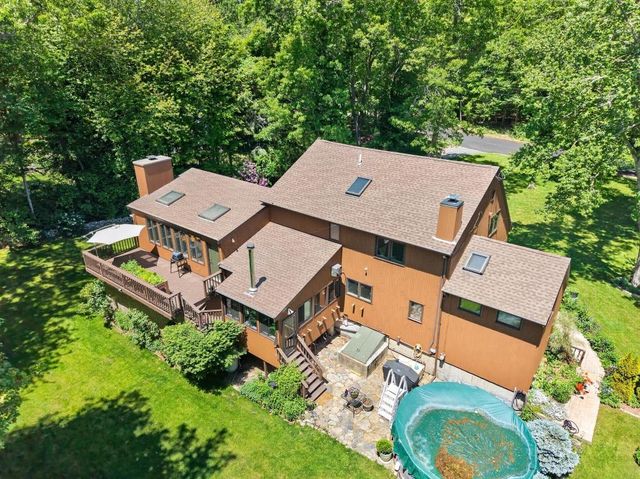 190 Stoney Hollow Road, Tiverton, RI 02878