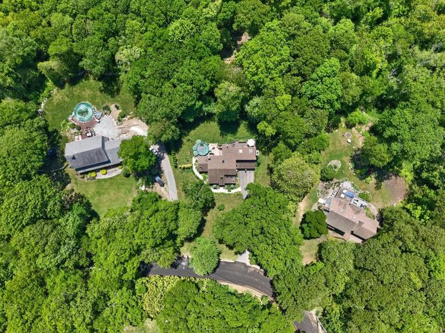 190 Stoney Hollow Road, Tiverton, RI 02878