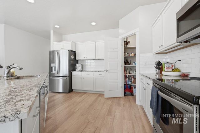 5955 S Chinook Way, Boise, ID 83709
