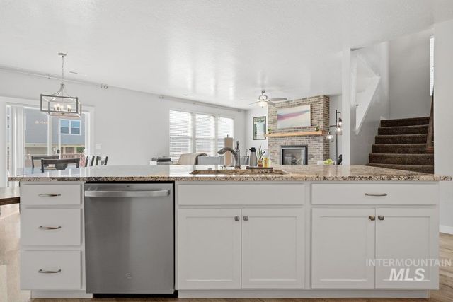 5955 S Chinook Way, Boise, ID 83709