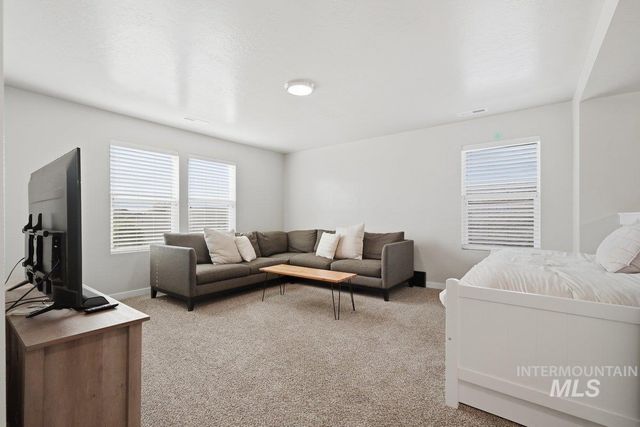 5955 S Chinook Way, Boise, ID 83709