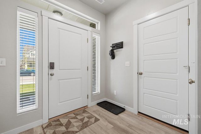 5955 S Chinook Way, Boise, ID 83709