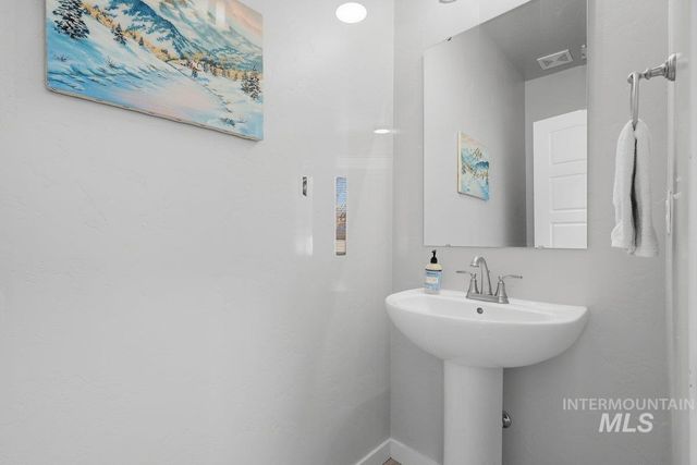 5955 S Chinook Way, Boise, ID 83709