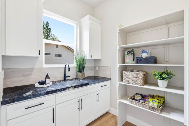 3284 Oxford Rd, Cameron Park, CA 95682