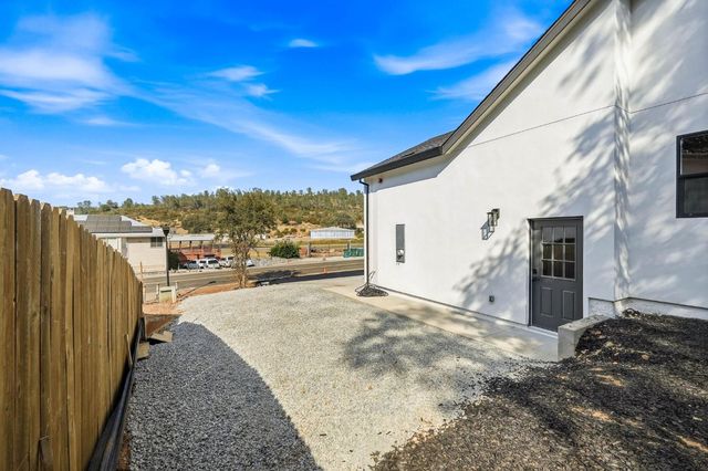 3284 Oxford Rd, Cameron Park, CA 95682