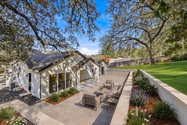 3284 Oxford Rd, Cameron Park, CA 95682