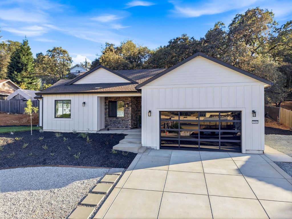 3284 Oxford Rd, Cameron Park, CA 95682